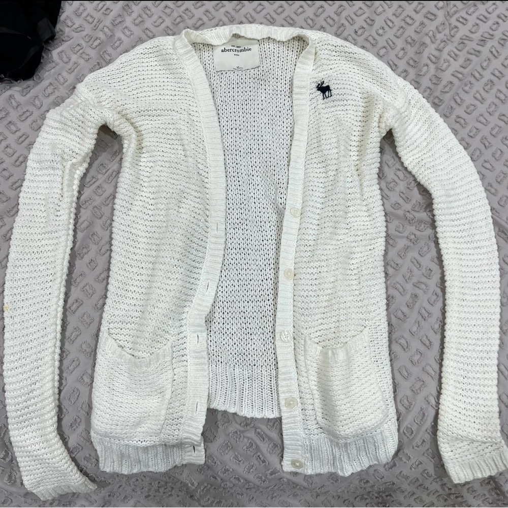 White Abercrombie and Fitch cardigan